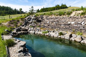 Stavba přírodního koupacího jezírka